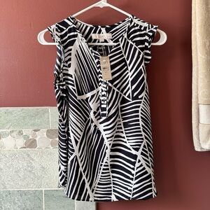 ⭐️ LOFT Petite Womens Pretty Sleeveless Blouse, NWT, Never Used. Size XSP